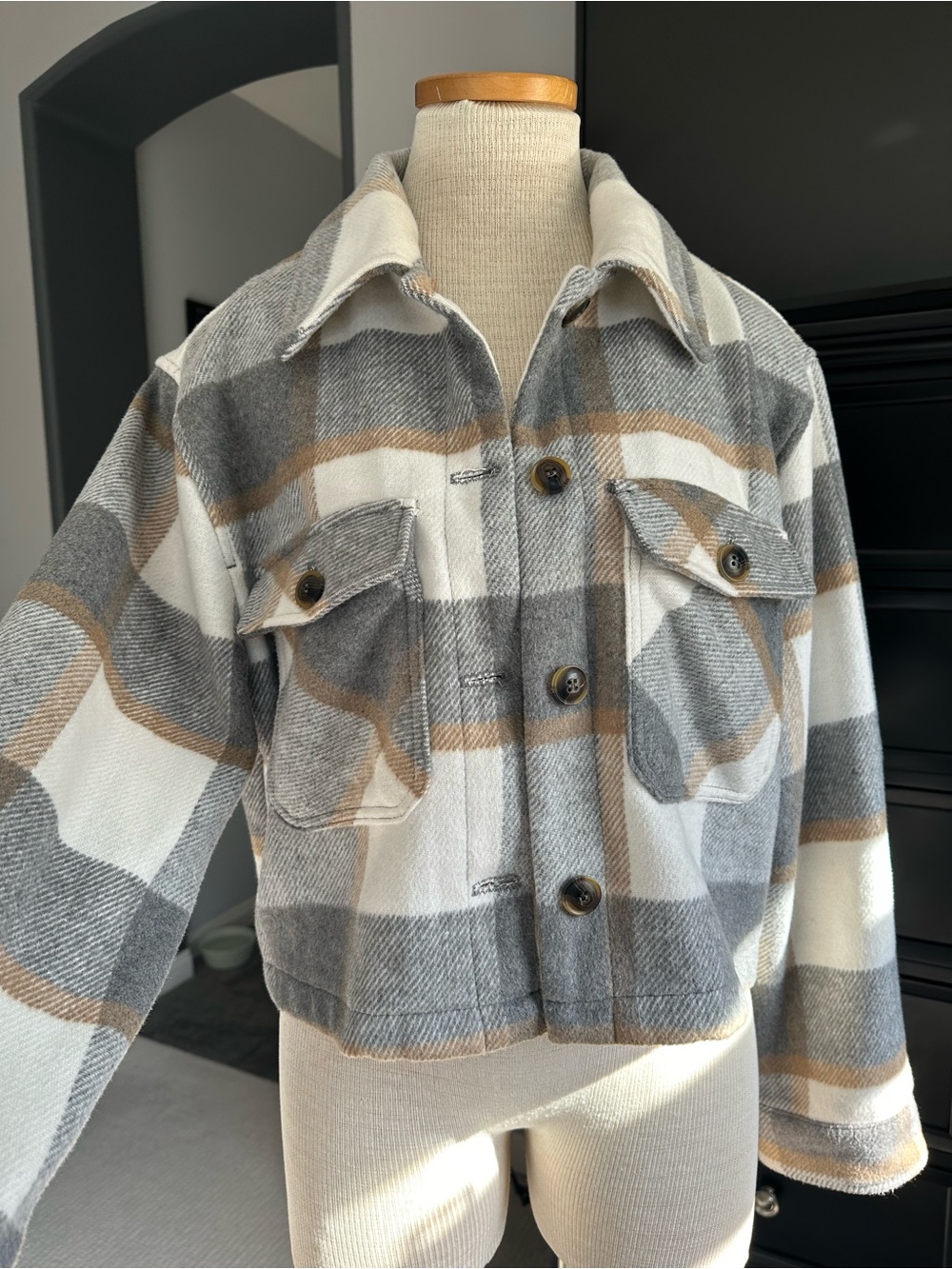 Love Tree plaid button-front shacket size large - Picture 4 of 13